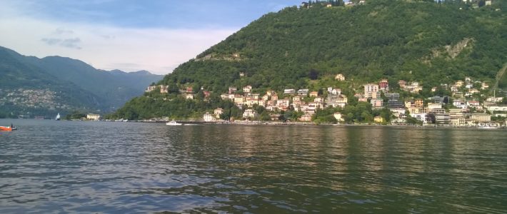 Como, la passeggiata di villa Olmo